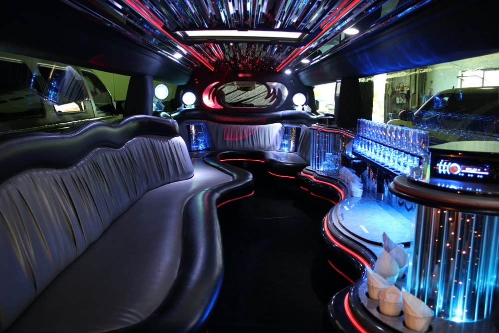Book Stretched Sedan Limo in Seattle